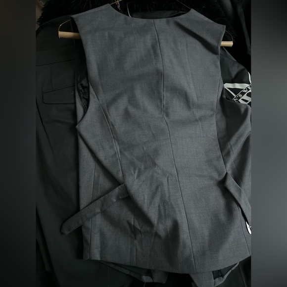Grey suit pants and vest. - Picture 3 of 9